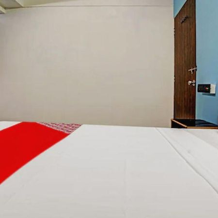 Hotel Welcome, Vip Road Vesu Surat Exterior foto
