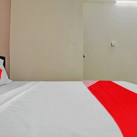 Hotel Welcome, Vip Road Vesu Surat Exterior foto