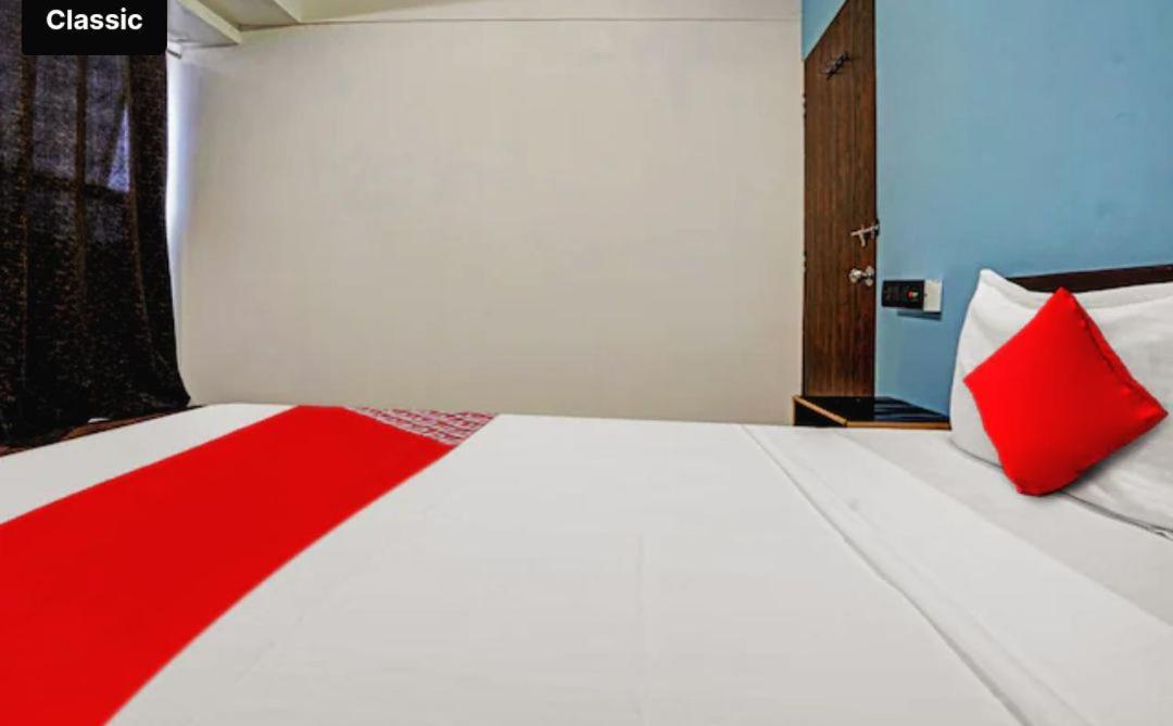 Hotel Welcome, Vip Road Vesu Surat Exterior foto
