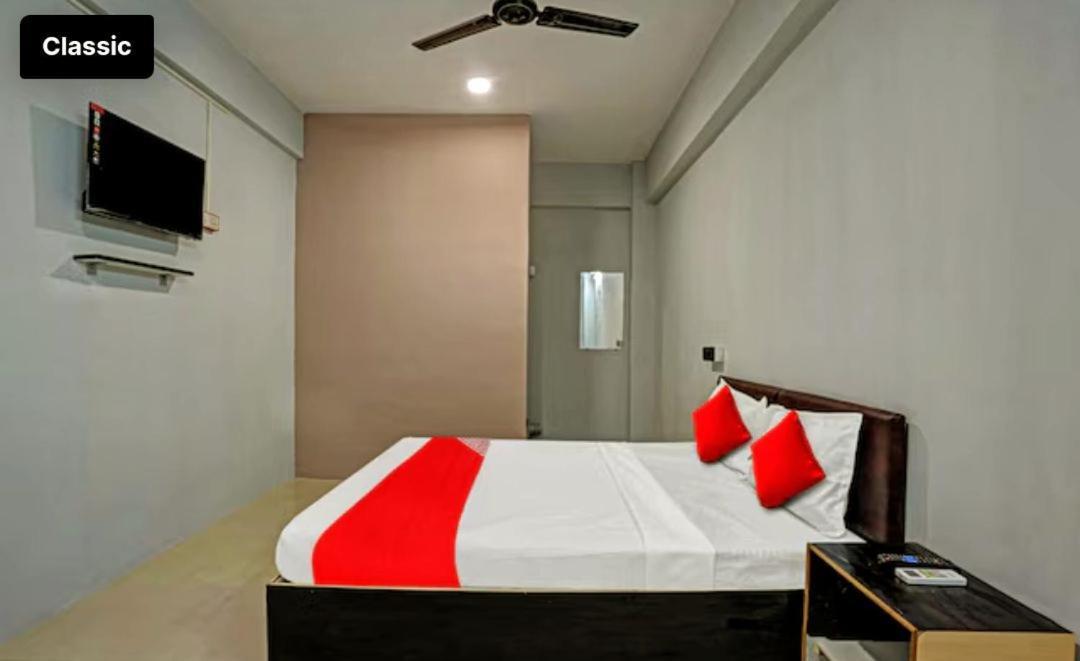 Hotel Welcome, Vip Road Vesu Surat Exterior foto
