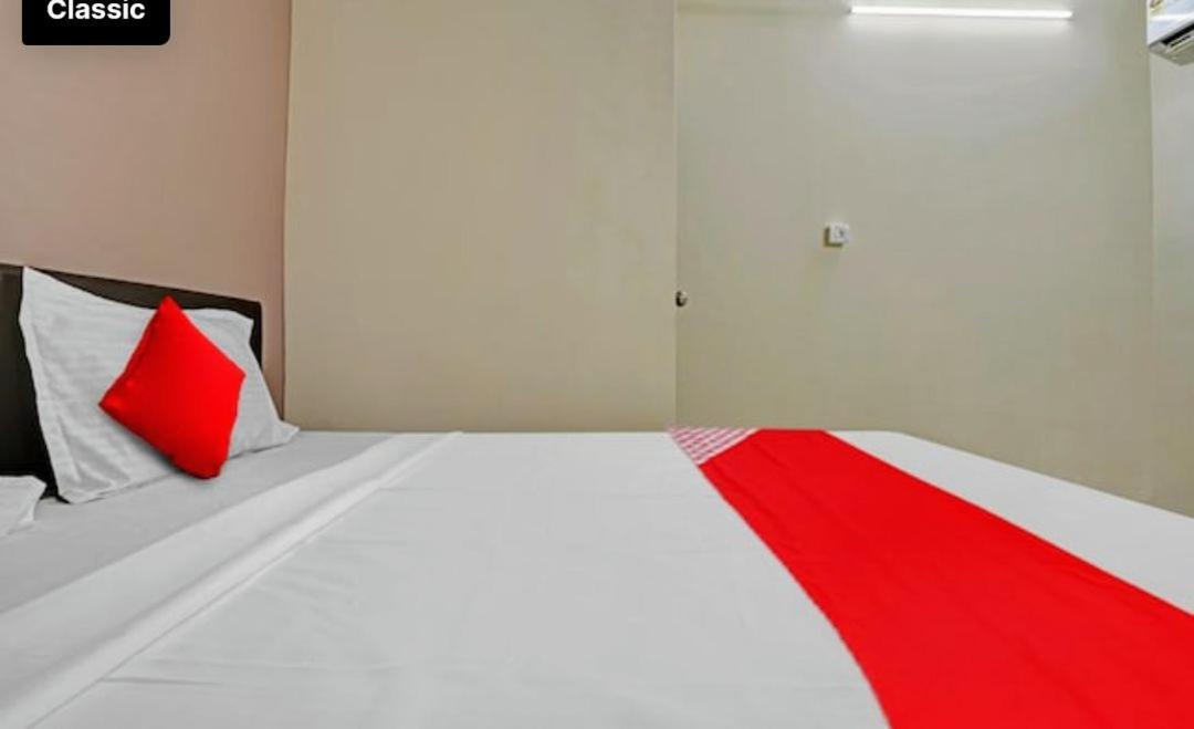 Hotel Welcome, Vip Road Vesu Surat Exterior foto