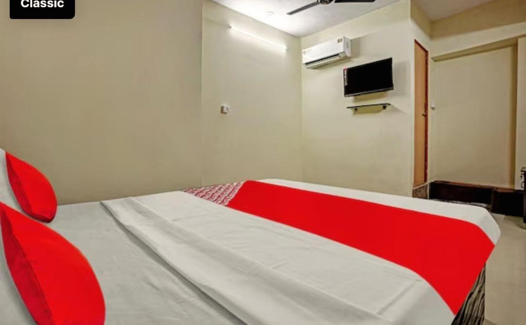 Hotel Welcome, Vip Road Vesu Surat Exterior foto