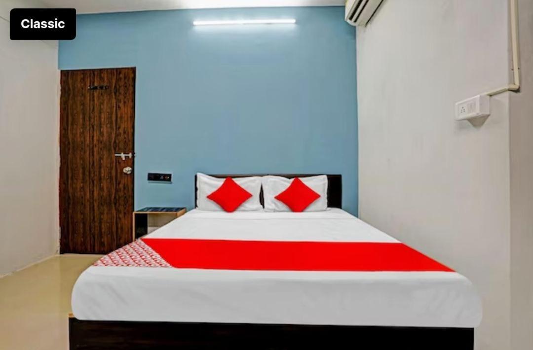 Hotel Welcome, Vip Road Vesu Surat Exterior foto