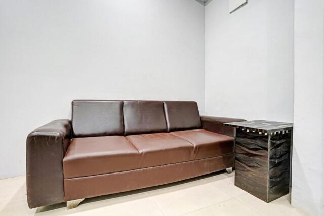 Hotel Welcome, Vip Road Vesu Surat Exterior foto