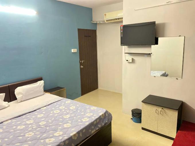 Hotel Welcome, Vip Road Vesu Surat Exterior foto
