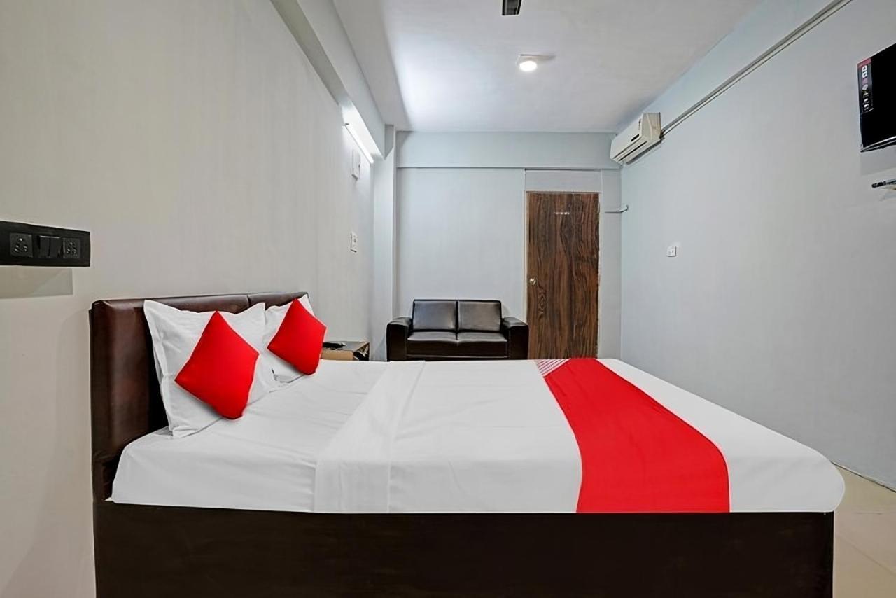 Hotel Welcome, Vip Road Vesu Surat Exterior foto