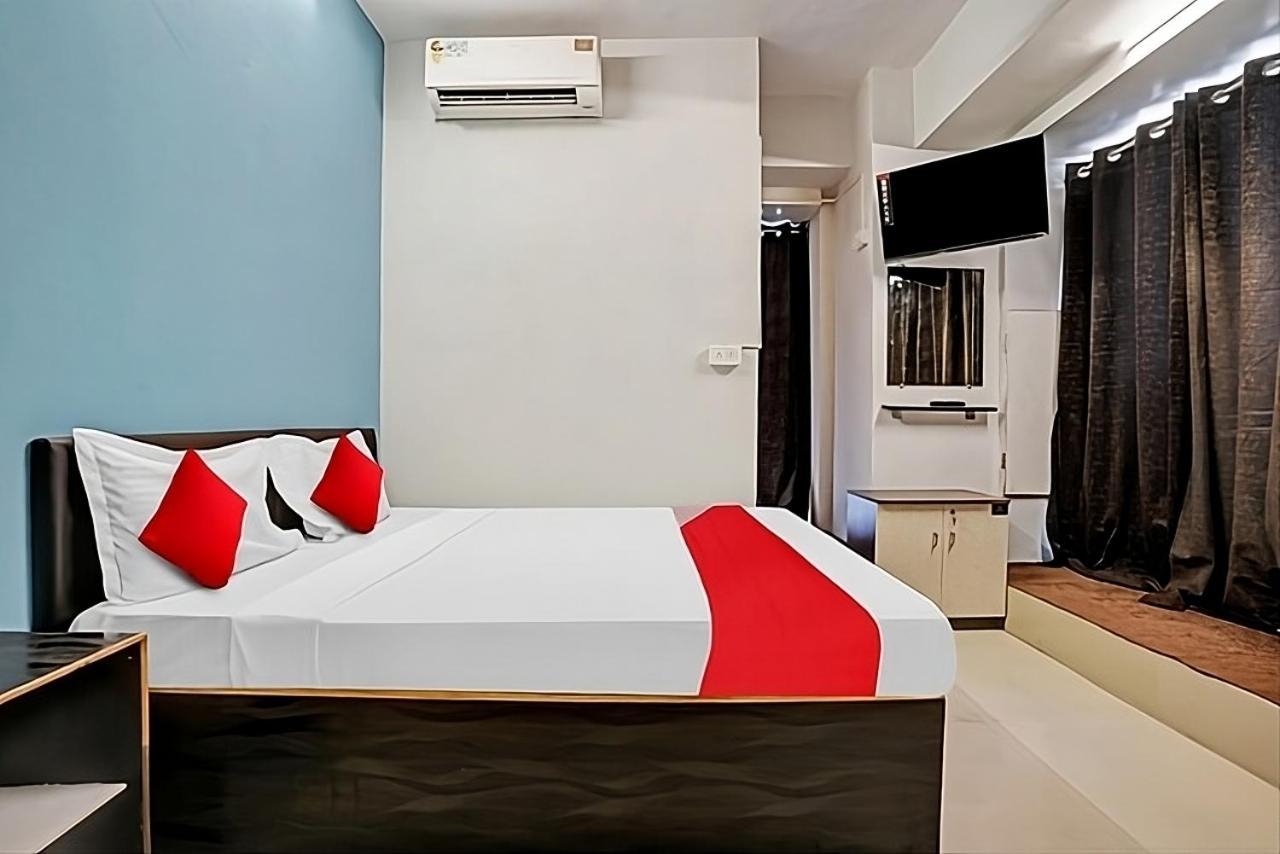 Hotel Welcome, Vip Road Vesu Surat Exterior foto